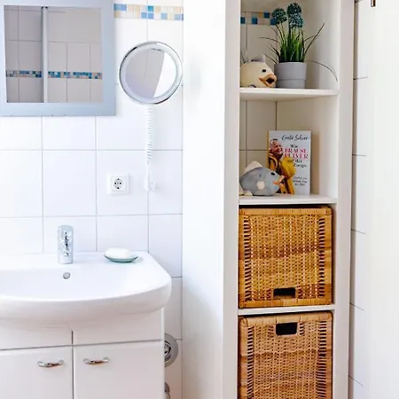 Seeperle Mit Eigenem Strandkorb * Rostock